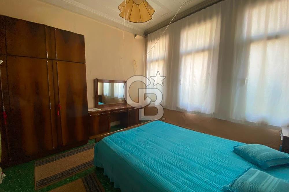 125 m² Detached House for Sale on Müteselsim Street in Kocamustafapaşa