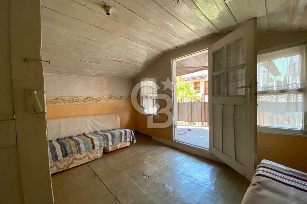 125 m² Detached House for Sale on Müteselsim Street in Kocamustafapaşa