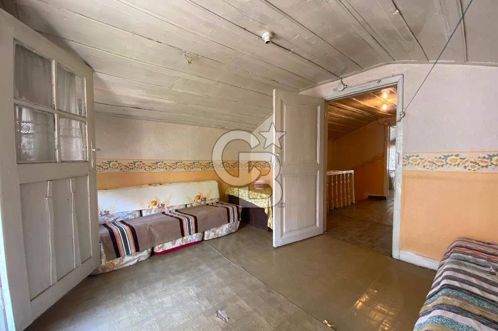 125 m² Detached House for Sale on Müteselsim Street in Kocamustafapaşa
