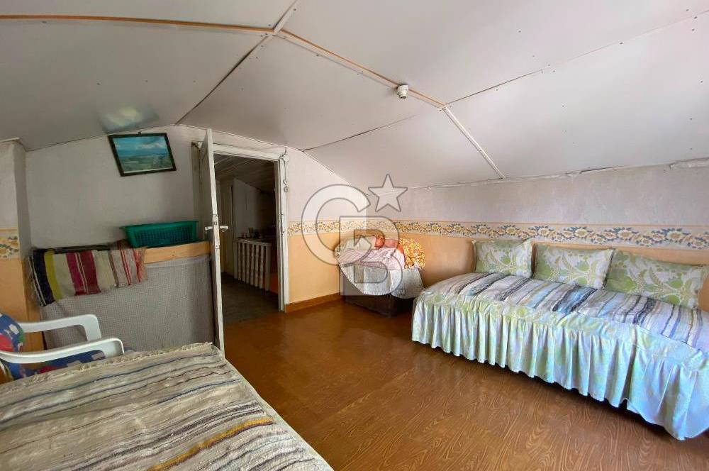 125 m² Detached House for Sale on Müteselsim Street in Kocamustafapaşa