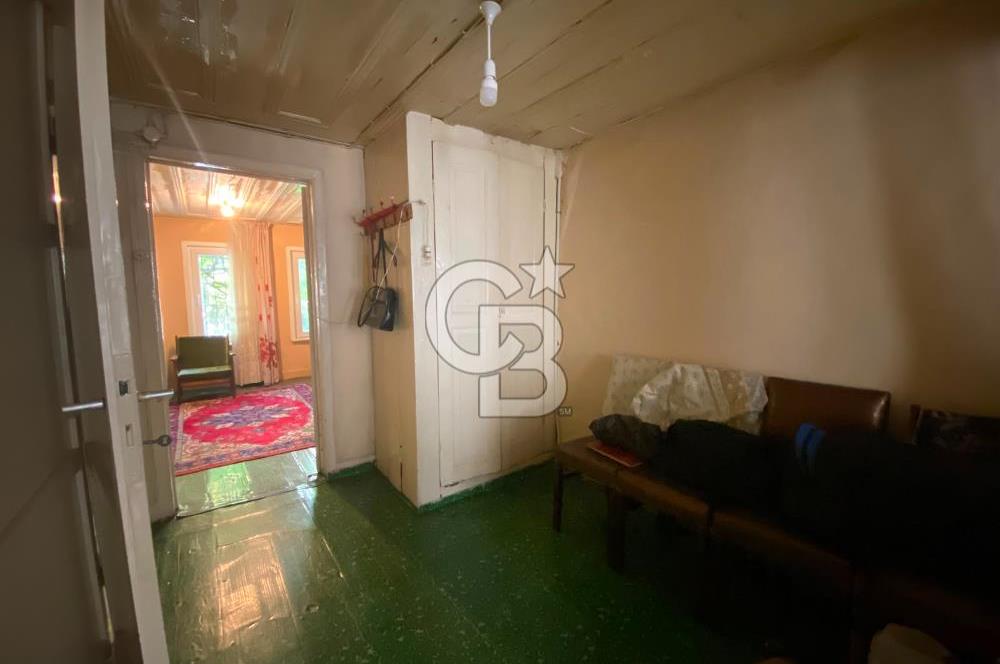 125 m² Detached House for Sale on Müteselsim Street in Kocamustafapaşa