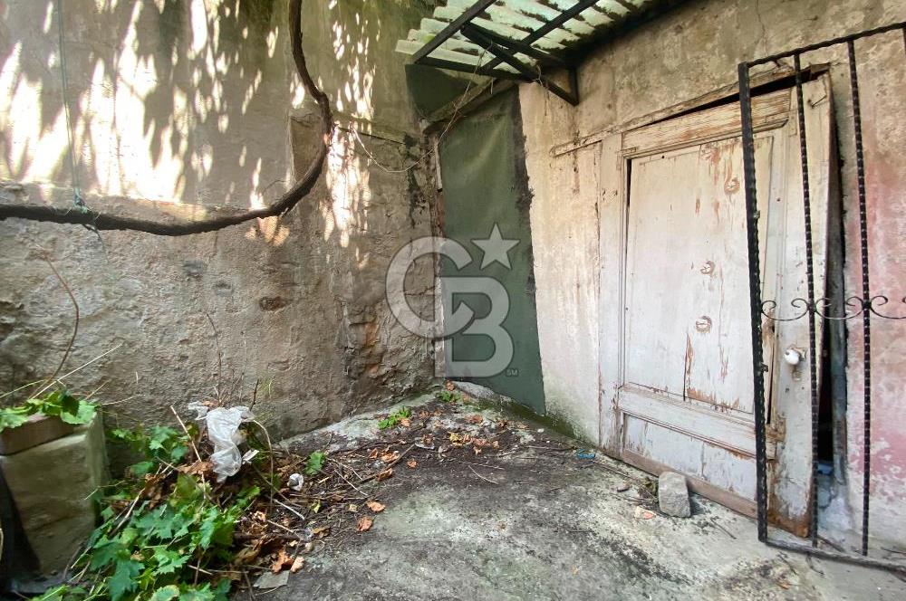 125 m² Detached House for Sale on Müteselsim Street in Kocamustafapaşa