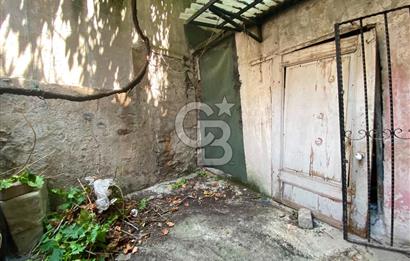 125 m² Detached House for Sale on Müteselsim Street in Kocamustafapaşa
