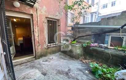 125 m² Detached House for Sale on Müteselsim Street in Kocamustafapaşa