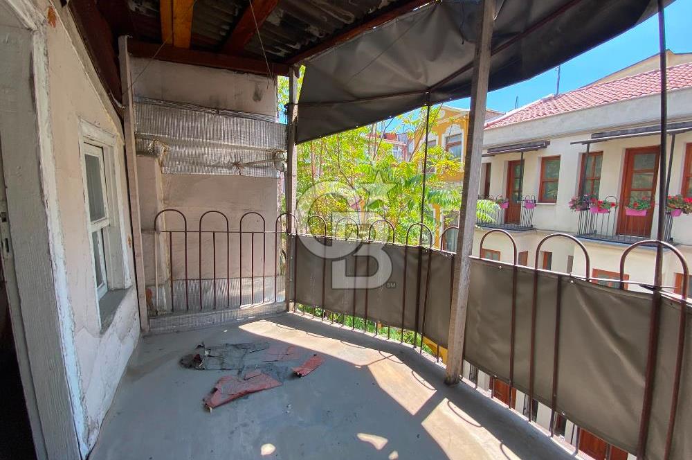 125 m² Detached House for Sale on Müteselsim Street in Kocamustafapaşa