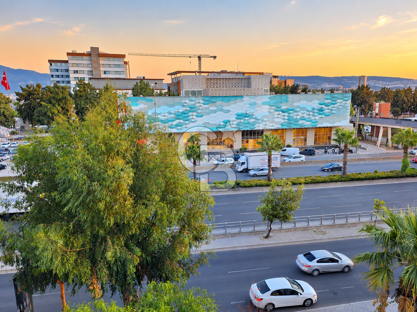 Fest Karşısı, Merkezi Konumda, Ana Cadde Üzeri 3+1 Daire