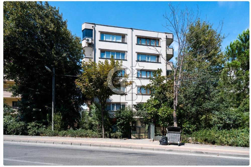 Kükürtlü Cad Üzerinde Satılık Şerefiyeli Dükkan