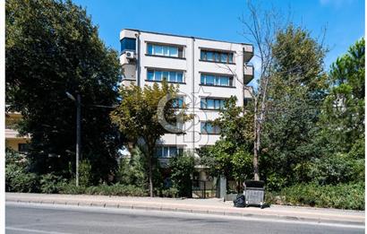Kükürtlü Cad Üzerinde Satılık Şerefiyeli Dükkan