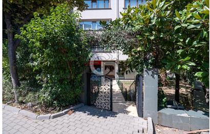 Kükürtlü Cad Üzerinde Satılık Şerefiyeli Dükkan