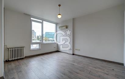 Etiler Küçük Çamlık Sitesinde Prestijli Konumda Kiralık 3+1 Daire