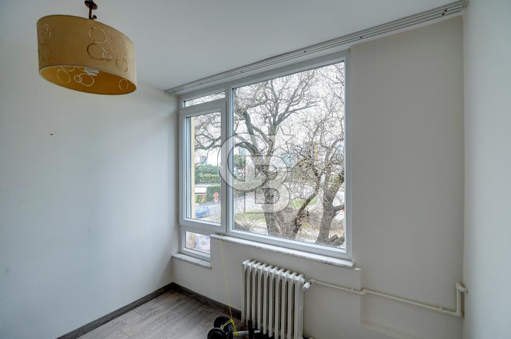 Etiler Küçük Çamlık Sitesinde Prestijli Konumda Kiralık 3+1 Daire