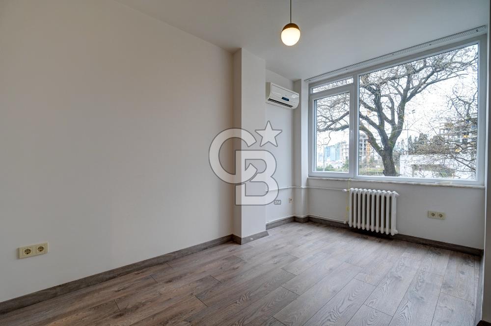 Etiler Küçük Çamlık Sitesinde Prestijli Konumda Kiralık 3+1 Daire