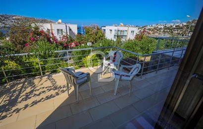 Bodrum Gündoğan Merkezde  Deniz Manzaralı Yenilenmiş 4+2 Tripleks