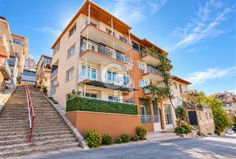 Bayraklı Yamanlarda Manzaralı Teraslı Satılık Geniş 3+1 Daire - 3 - 376559