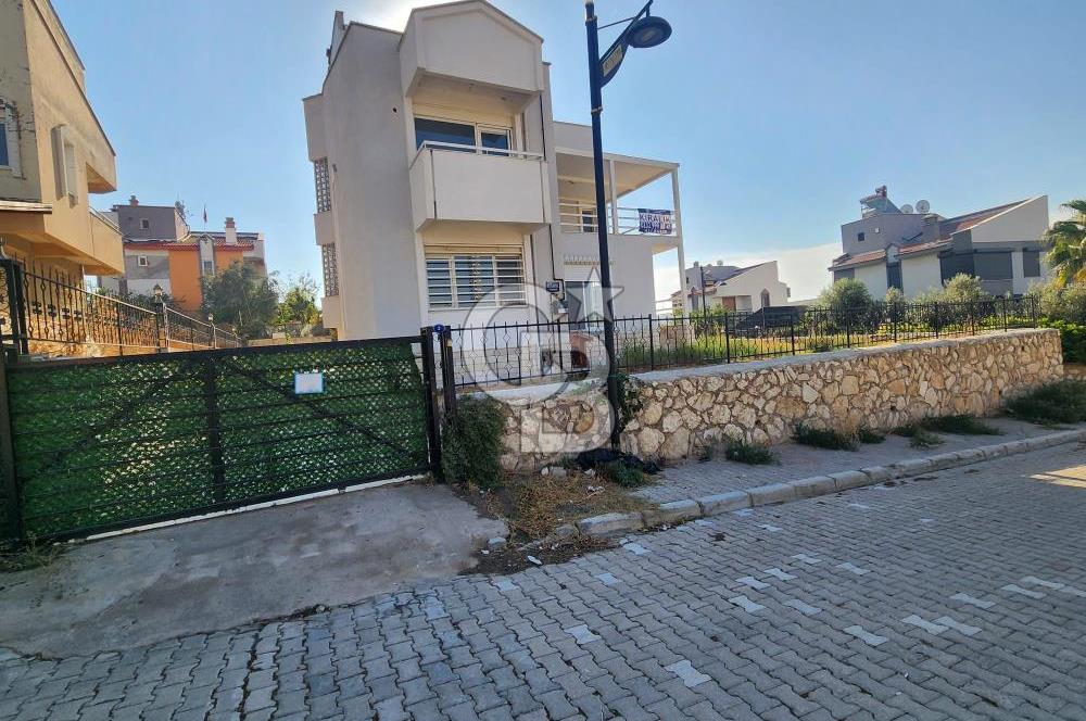 VİLLAKENT'TE MÜSTAKİL BAHÇELİ,OTOPARKLI KİRALIK VİLLA