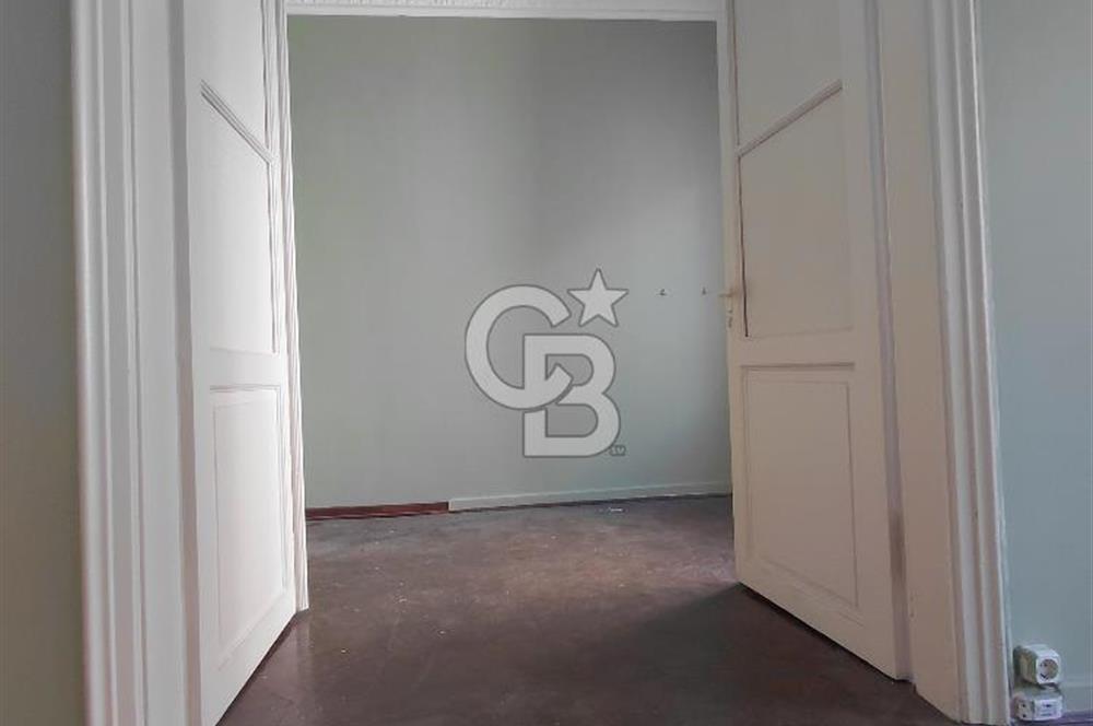 Beyoğlu Şişhanede çok iyi konumda kullanıma hazır 25 m2 1+1  Ofis