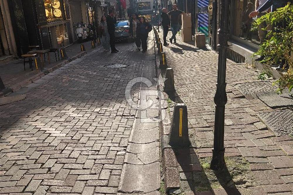 Beyoğlu Şişhanede çok iyi konumda kullanıma hazır 25 m2 1+1  Ofis