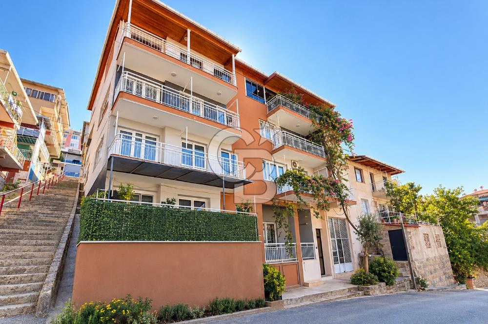 Bayraklı Yamanlarda Manzaralı Teraslı Satılık Geniş 3+1 Daire