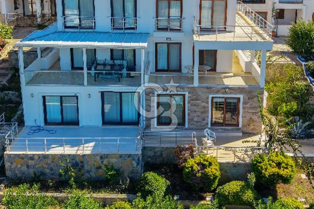 Bodrum Gündoğan Merkezde  Deniz Manzaralı Yenilenmiş 4+2 Tripleks