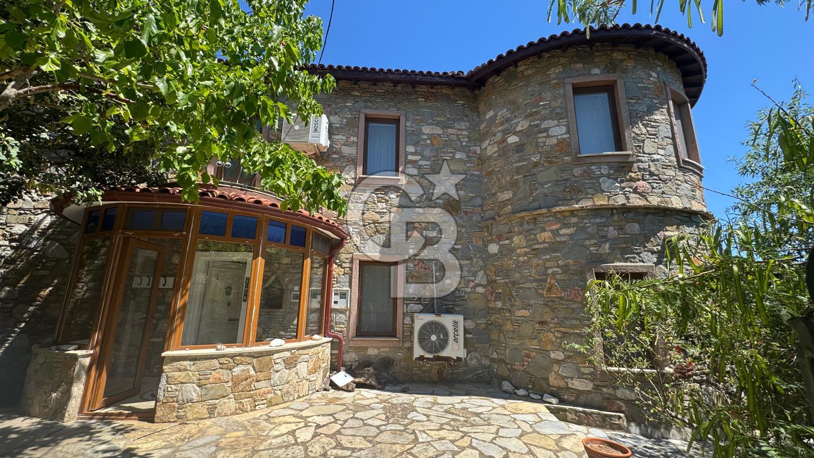 DATÇA EMECİK’TE DENİZ MANZARALI, LOFT MÜŞTEMİLATLI 3+1 VİLLA