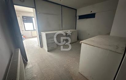 KARŞIYAKA ÇARŞI GİRİŞİNDE | İSKELE KARŞISI | SATILIK 30 M² OFİS