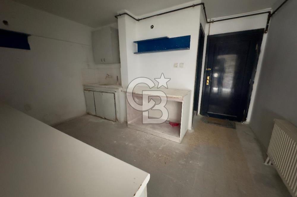 KARŞIYAKA ÇARŞI GİRİŞİNDE | İSKELE KARŞISI | SATILIK 30 M² OFİS