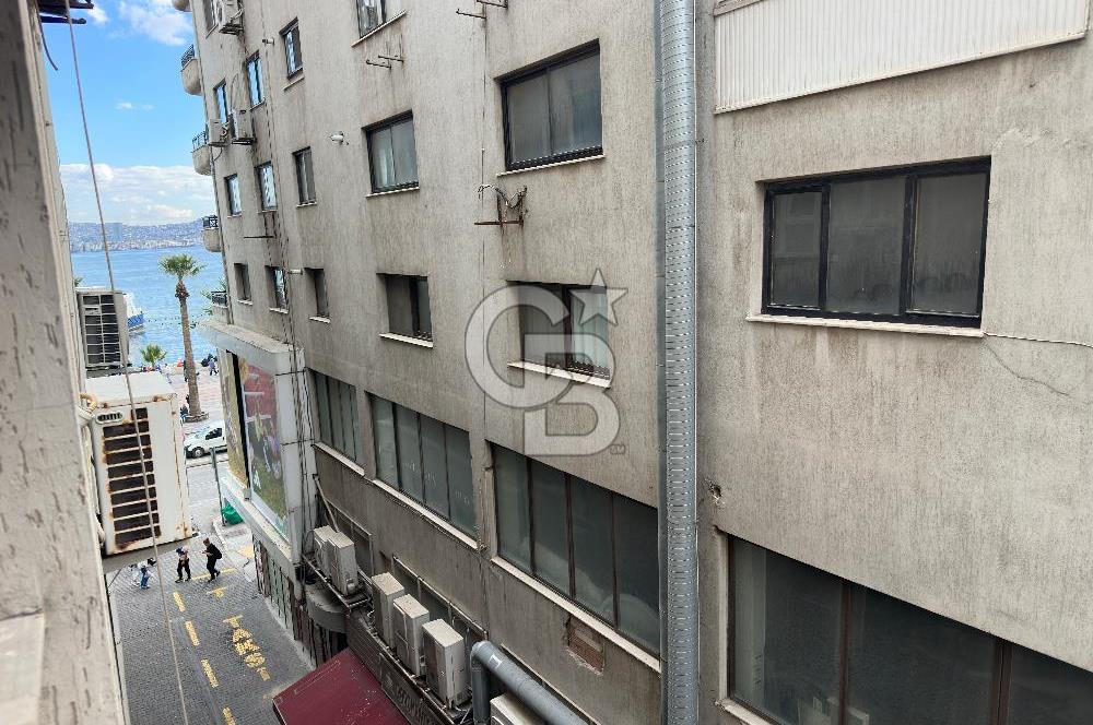 KARŞIYAKA ÇARŞI GİRİŞİNDE | İSKELE KARŞISI | SATILIK 30 M² OFİS