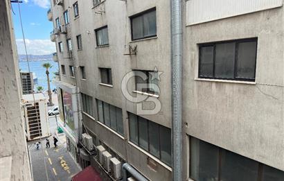 KARŞIYAKA ÇARŞI GİRİŞİNDE | İSKELE KARŞISI | SATILIK 30 M² OFİS