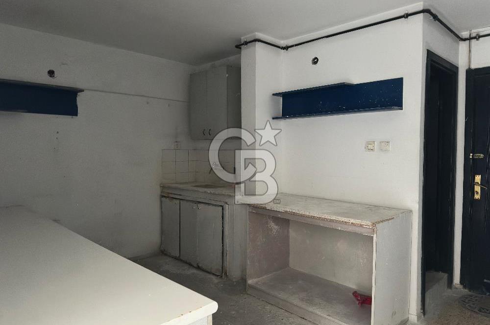 KARŞIYAKA ÇARŞI GİRİŞİNDE | İSKELE KARŞISI | SATILIK 30 M² OFİS