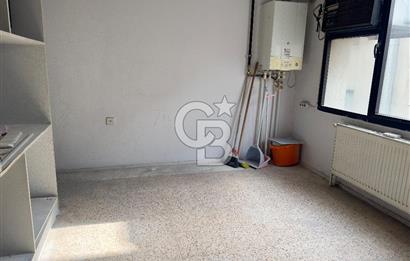 KARŞIYAKA ÇARŞI GİRİŞİNDE | İSKELE KARŞISI | SATILIK 30 M² OFİS