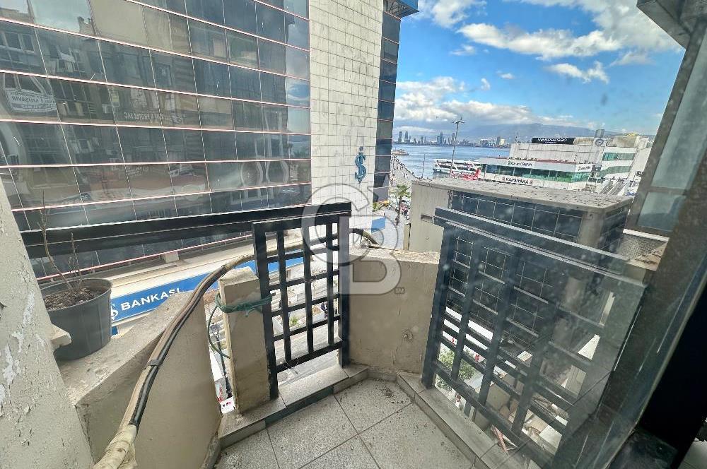 Karşıyaka Çarşı Girişi Deniz Manzaralı 85m2 Satılık Geniş Ofis