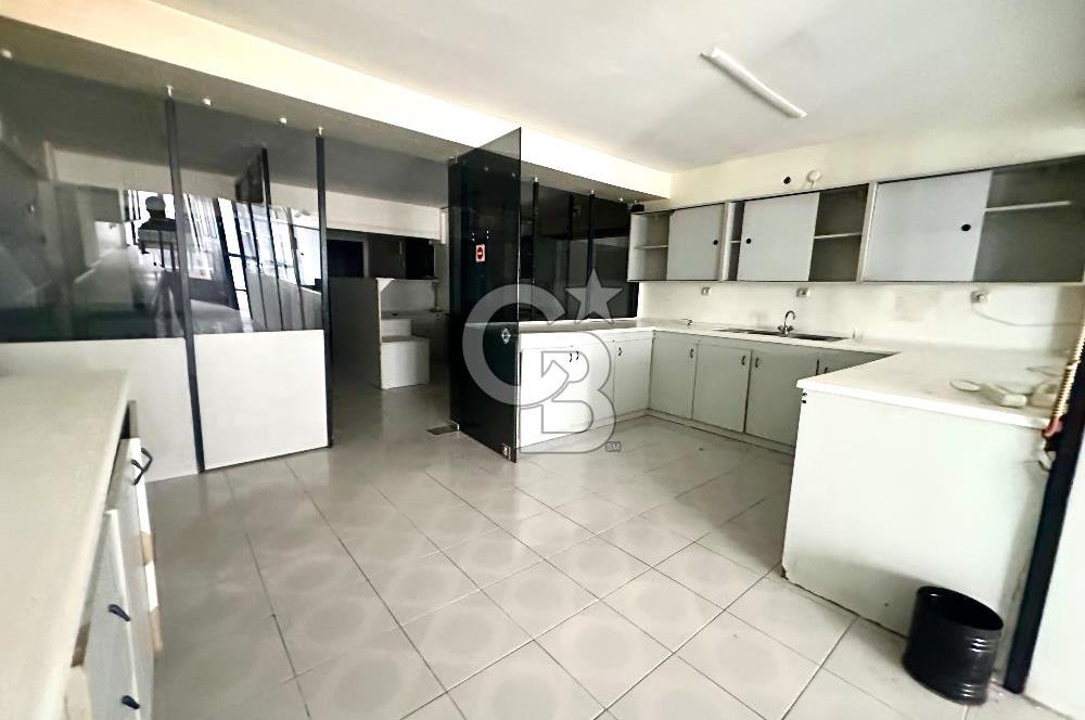 Karşıyaka Çarşı Girişi Deniz Manzaralı 85m2 Satılık Geniş Ofis