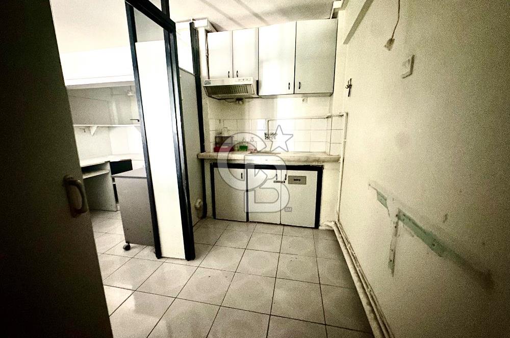 Karşıyaka Çarşı Girişi Deniz Manzaralı 85m2 Satılık Geniş Ofis