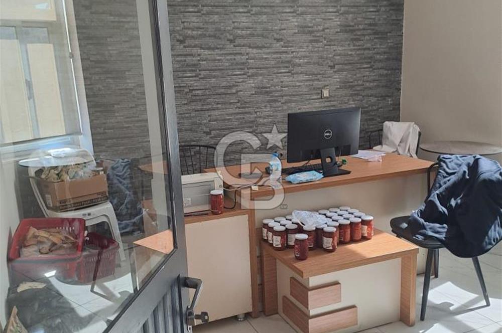 Kuşadası Türkmen'de Yatırımlık Köşe Mağaza