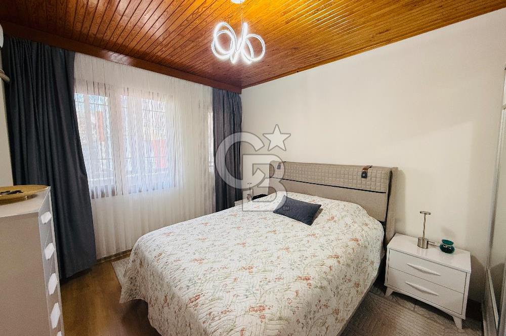 Bayraklı Yamanlarda Manzaralı Teraslı Satılık Geniş 3+1 Daire