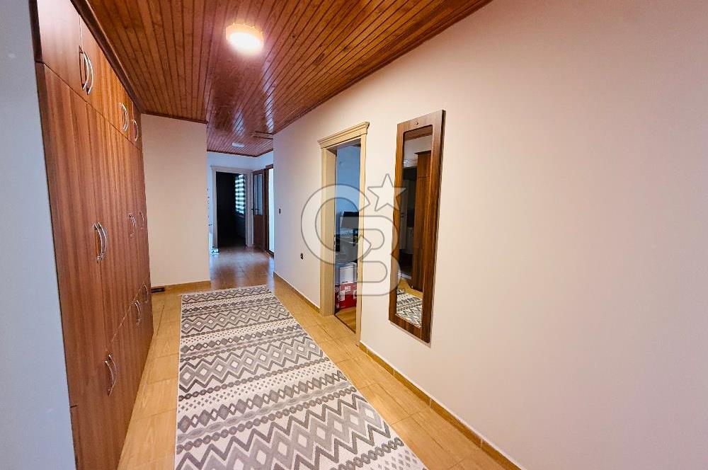 Bayraklı Yamanlarda Manzaralı Teraslı Satılık Geniş 3+1 Daire