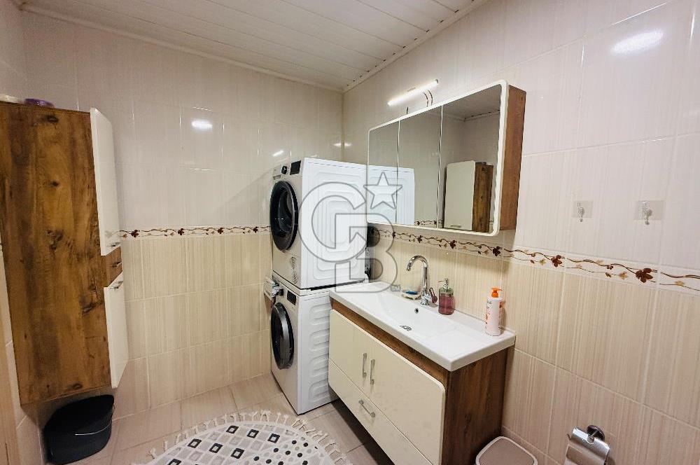 Bayraklı Yamanlarda Manzaralı Teraslı Satılık Geniş 3+1 Daire