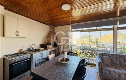 Bayraklı Yamanlarda Manzaralı Teraslı Satılık Geniş 3+1 Daire