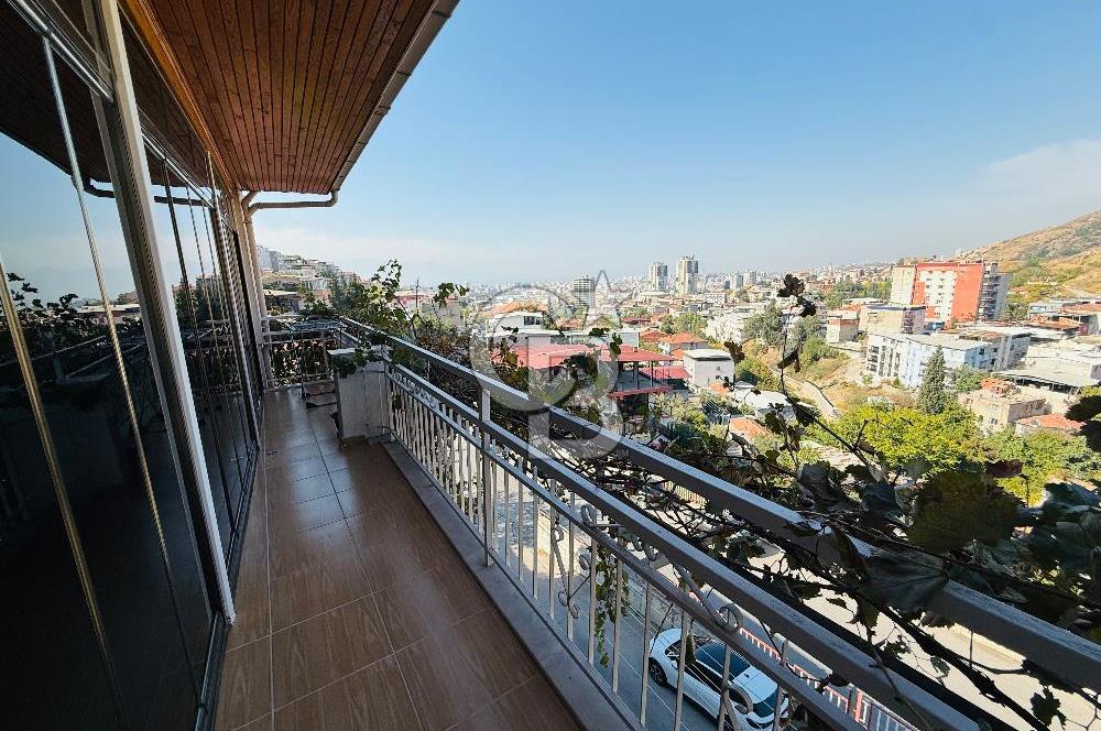 Bayraklı Yamanlarda Manzaralı Teraslı Satılık Geniş 3+1 Daire