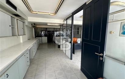 Karşıyaka Çarşı Girişi Deniz Manzaralı 85m2 Satılık Geniş Ofis