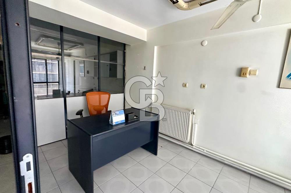 Karşıyaka Çarşı Girişi Deniz Manzaralı 85m2 Satılık Geniş Ofis