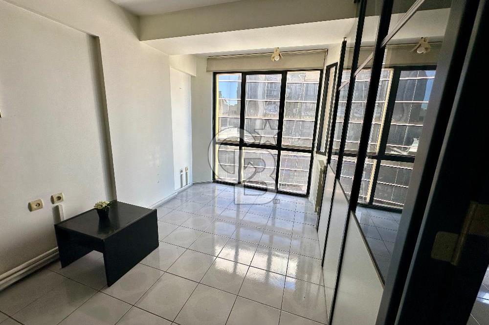 Karşıyaka Çarşı Girişi Deniz Manzaralı 85m2 Satılık Geniş Ofis