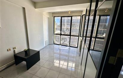 Karşıyaka Çarşı Girişi Deniz Manzaralı 85m2 Satılık Geniş Ofis