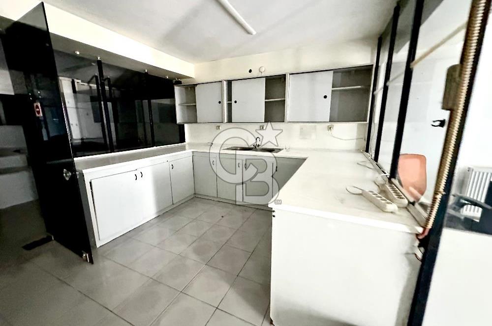 Karşıyaka Çarşı Girişi Deniz Manzaralı 85m2 Satılık Geniş Ofis
