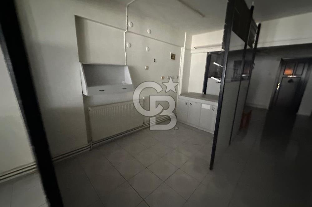 Karşıyaka Çarşı Girişi Deniz Manzaralı 85m2 Satılık Geniş Ofis