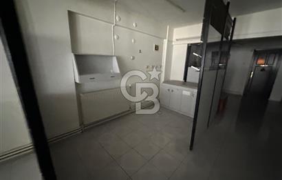 Karşıyaka Çarşı Girişi Deniz Manzaralı 85m2 Satılık Geniş Ofis