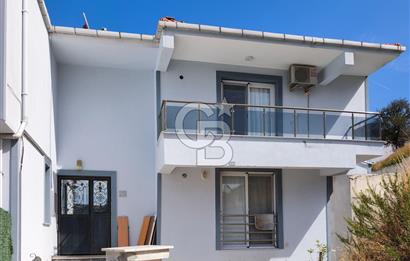 İzmir Foça Kazımdirik Mahallesinde Eşyalı 2+1 Kiralık Daire