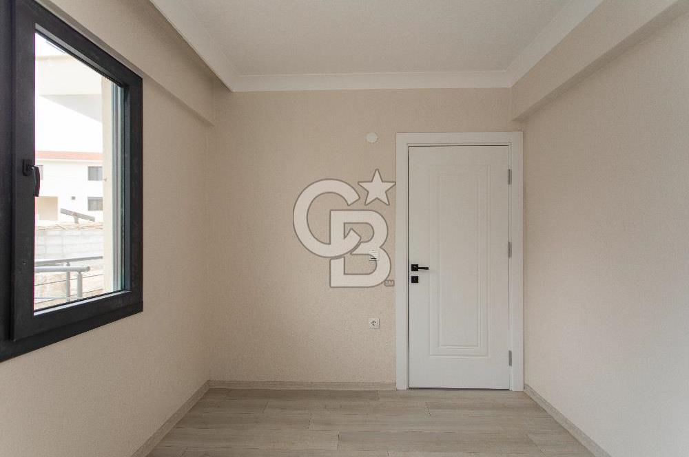 Foça Bağarası Kazım Dirik Mah. Satılık 1+1 Bahçe Katı Daire