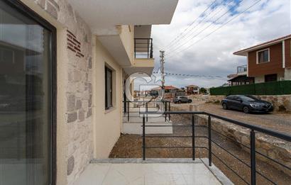 Foça Bağarası Kazım Dirik Mah. Satılık 1+1 Bahçe Katı Daire