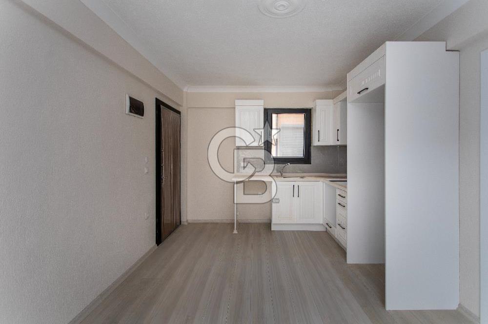 Foça Bağarası Kazım Dirik Mah. Satılık 1+1 Bahçe Katı Daire